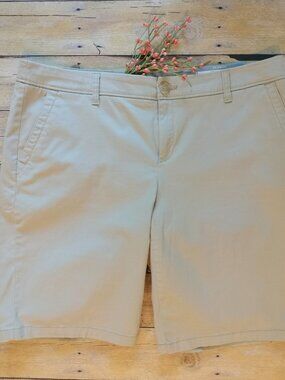 Liz Claiborne Classic Bermuda Shorts 14 Khaki Tan Flat Front Button Flap Pockets